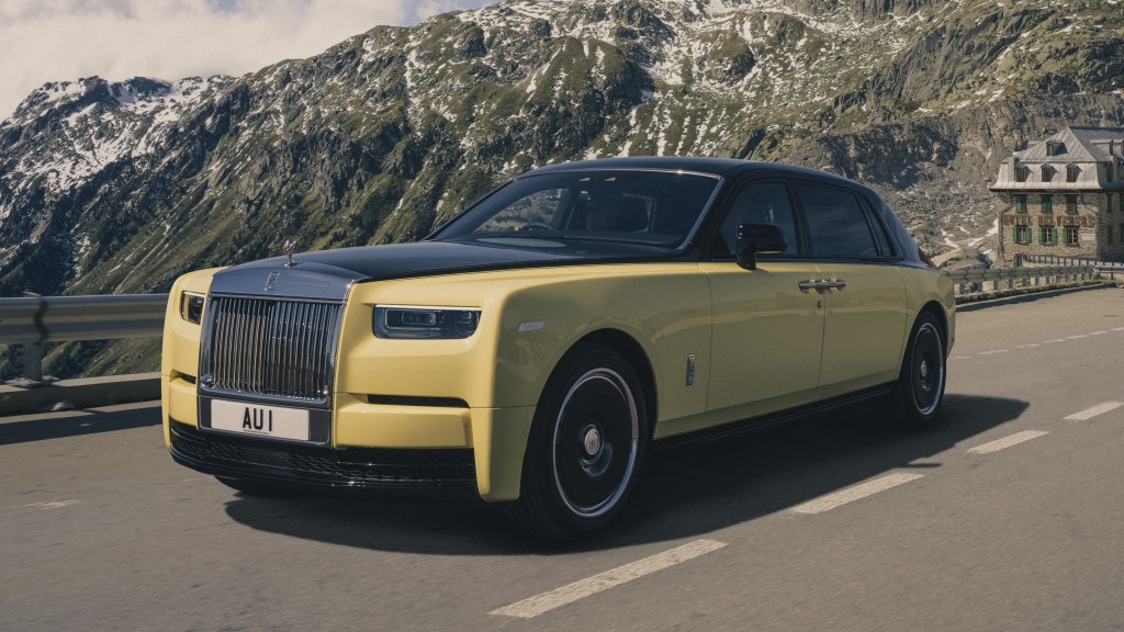 Rolls-Royce Celebrates Bond Legacy with the Phantom Extended&nbsp;Goldfinger
