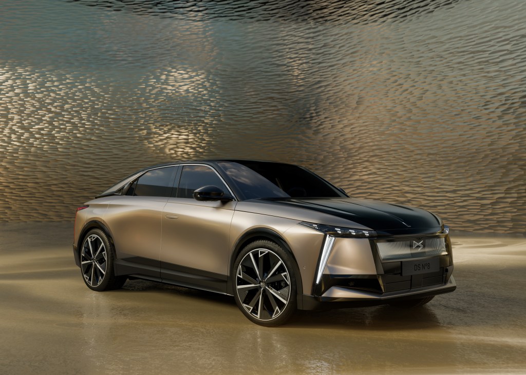 DS N°8 – A French Cocktail of Aerodynamics and&nbsp;Elegance