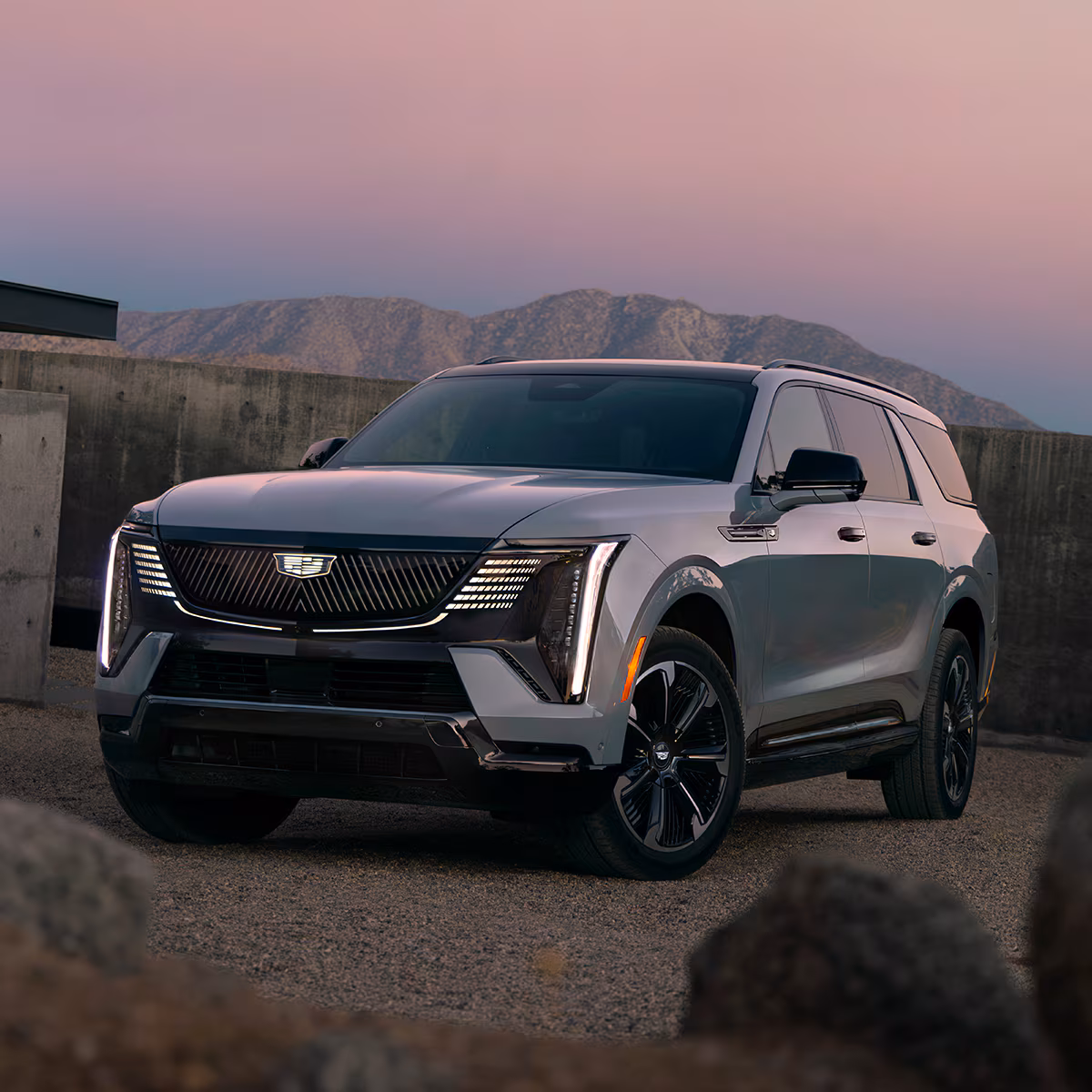 2026 Cadillac Escalade IQL – GM’s Luxury EV SUV Gets Stretched